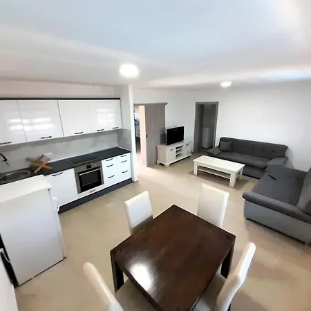 Guest House Vrsine *