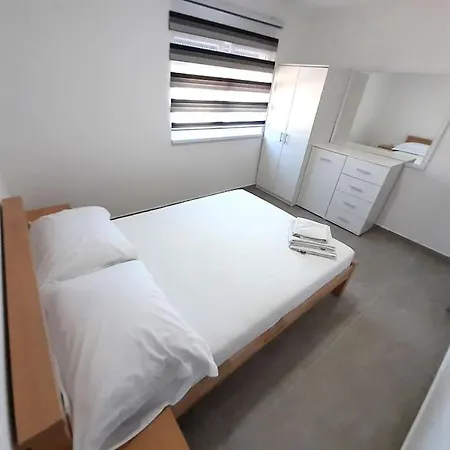 Guest House Vrsine * Vrsine