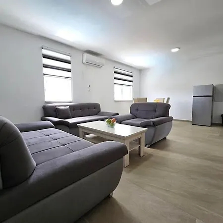Guest House Vrsine Casa vacanze *