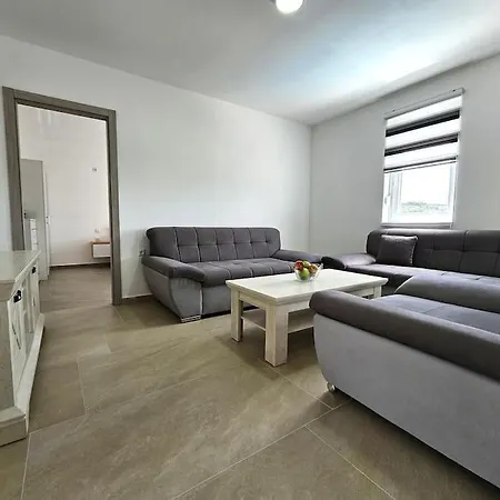 Guest House Vrsine 別荘 Vrsine