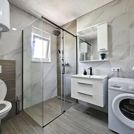 Guest House Vrsine *