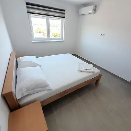 Guest House Vrsine