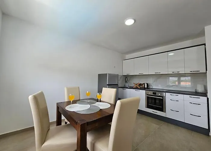 Guest House Vrsine * Vrsine