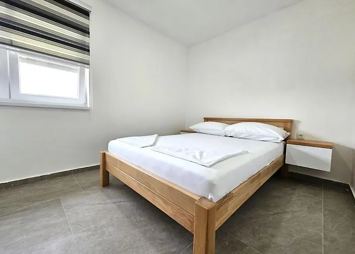 別荘 Guest House Vrsine